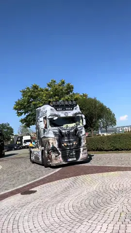 A lu’ GEC😍 #scaniav8 #🤙😉 #truckspotting_bgd #TTA @davidionutzz19 @GEORGE 