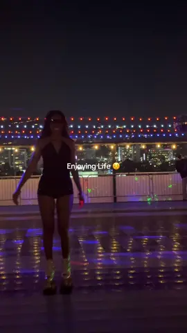 So cuteee 🤣 #rooftopskating #skating