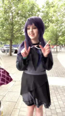 who’s that fella in the back i wonder … #mafuyuasahina #projectsekai #animecon #projectsekaicosplay 