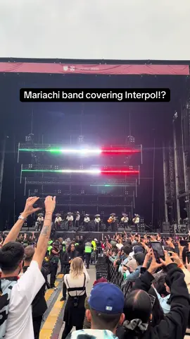Didn’t know I needed this #interpol #mariachistiktok #waterfromyoureyes #mexicocity #zocalocdmx #paulbanks #postpunk #coversong #indiesleaze #indiemusic 