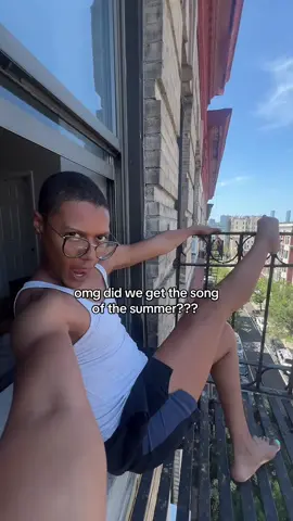 @Doja Cat is back baby!!!  #doja #dojacat #newsong #songofthesummer #cantdecide 