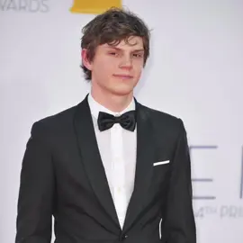 my poser boy :3 #evanpeters #fyp #evanpetersedit #viral #foryou #f0rk1ts 
