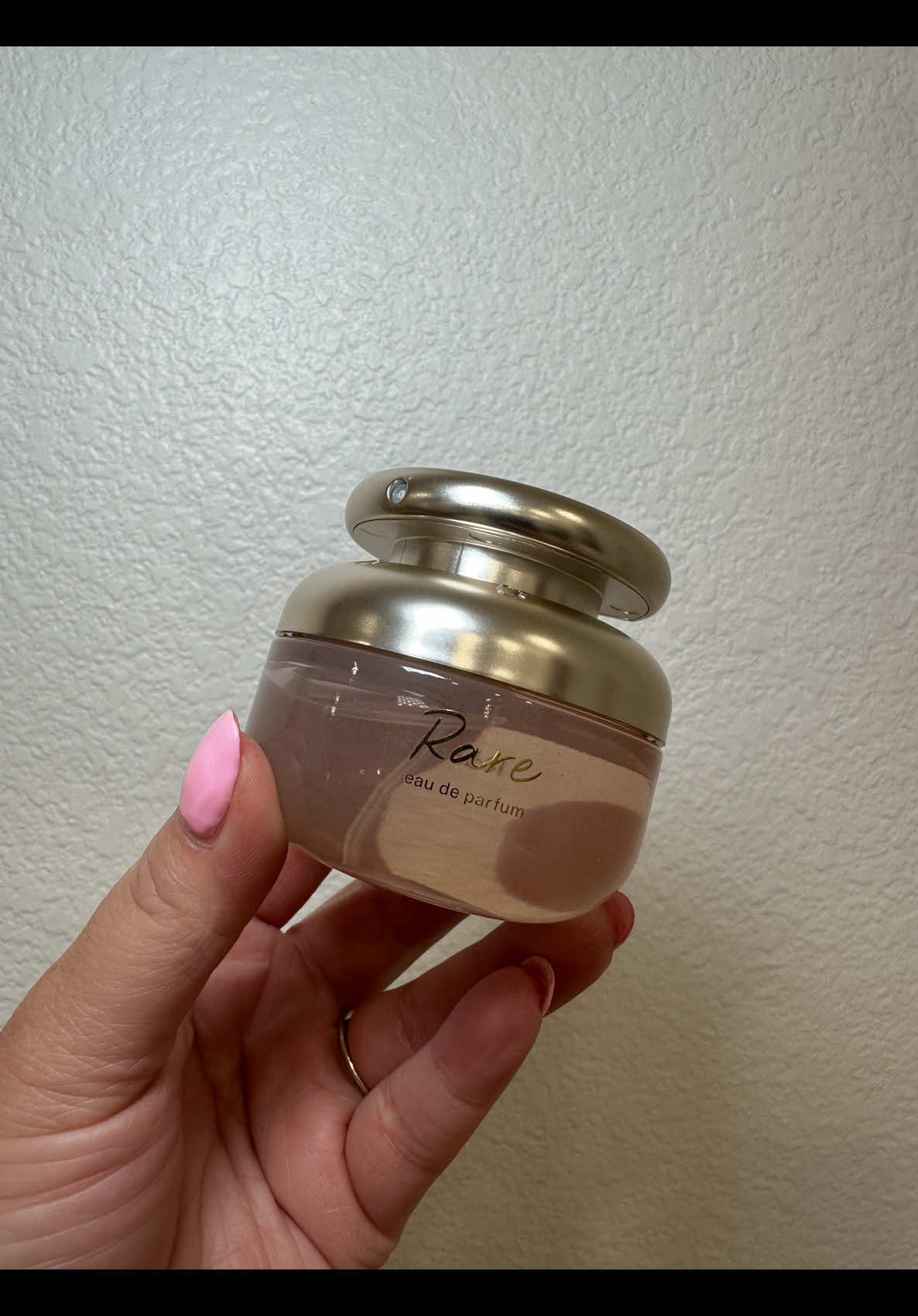 Trying the new @Rare Beauty perfume😍✨ #rarebeauty #perfume #beauty #fragrance #perfumereview #fragrancetiktok #fragrancereview 