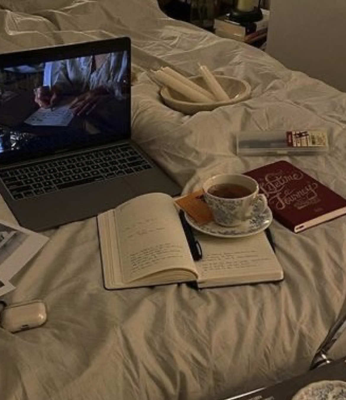 #escapsim #autumn #cozy #rainy #winter #fyp #viral 