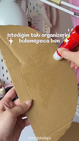 Ama nasıl güzel oldu😍 kaydetmeyi unutmayın aşklarım🎀 #takı #organizer #takıdüzenleyici #odadekorları #kendinyap #düzenleyici 