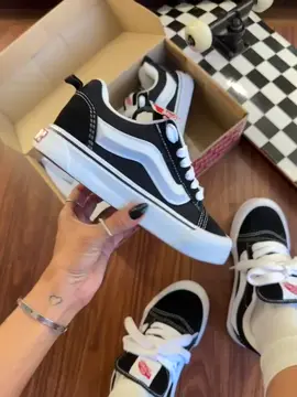 @veezistoresneakers 🖤🤩