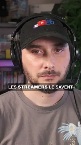 Les streamers le savent, ça arrive parfois de rater des messages dans le chat. Eh bien on peut les lire automatiquement avec une synhtèse vocale, grâce à #SpeechChat. Il suffit d'aller sur le site, de  connecter son compte Google, puis de lier une plateforme de streaming.  Ça marche avec Twitch et YouTube, et c'est tout ! Tous les messages  envoyés dans votre chat seront désormais lus à haute voix par la synthèse vocale. Il y a  quelques options sur SpeechChat, mais en l'état ça marche et vous  n'aurez plus d'excuse si vous ratez un message écrit dans votre chat.