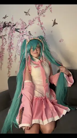 Jokes aside, thank you to everyone who said hi, took pictures with me, and gave me trinkets! You all were absolutely amazing and I had a wonderful time this morning! #bristolrenaissancefaire #renfair #renaissancefair #cosplay #miku #mikucosplay #hatsunemiku