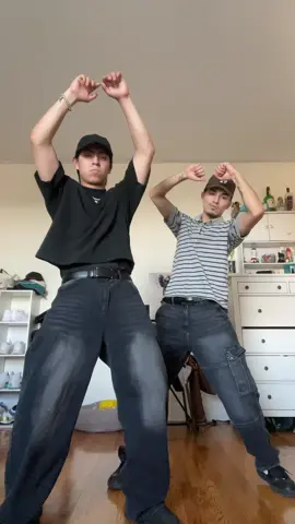 this new dance is fire #fyp #viral #trending #dance @Juan Arguello 
