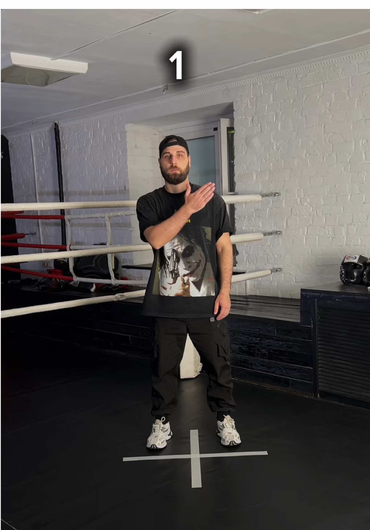 Footwork drills ✔️🥊 #boxingtraining #boxingtechnique #boxing #boxingtips #boxingworkout #boxingcoach #boxingday #boxinglife #boxingmachine #footwork #footworkdrills #boxingfootwork #tutorial #recommendations #fyp 