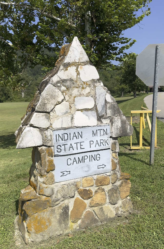#hike #Hiking #tennessee #walk #walkwithme #nature #wildflower #scenicdrive #beautifulday #statepark 