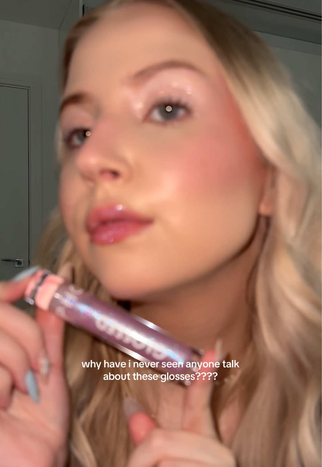 i have never seen these glosses anywhere!!! @Sephora UK @Sephora Collection  #glitterlipgloss #glossylips #sephora #lipcombo 
