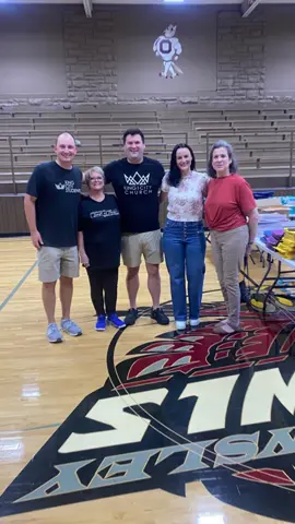 Thank you Servant Leaders on our Outreach Team!! Grateful for the chance to serve Owsley County Elementary—what a joy to bless students and staff as they head into a new school! 📚❤️  #AllForYourGlory #christiantiktok #kingdomofgod #serve #wearekingcity 