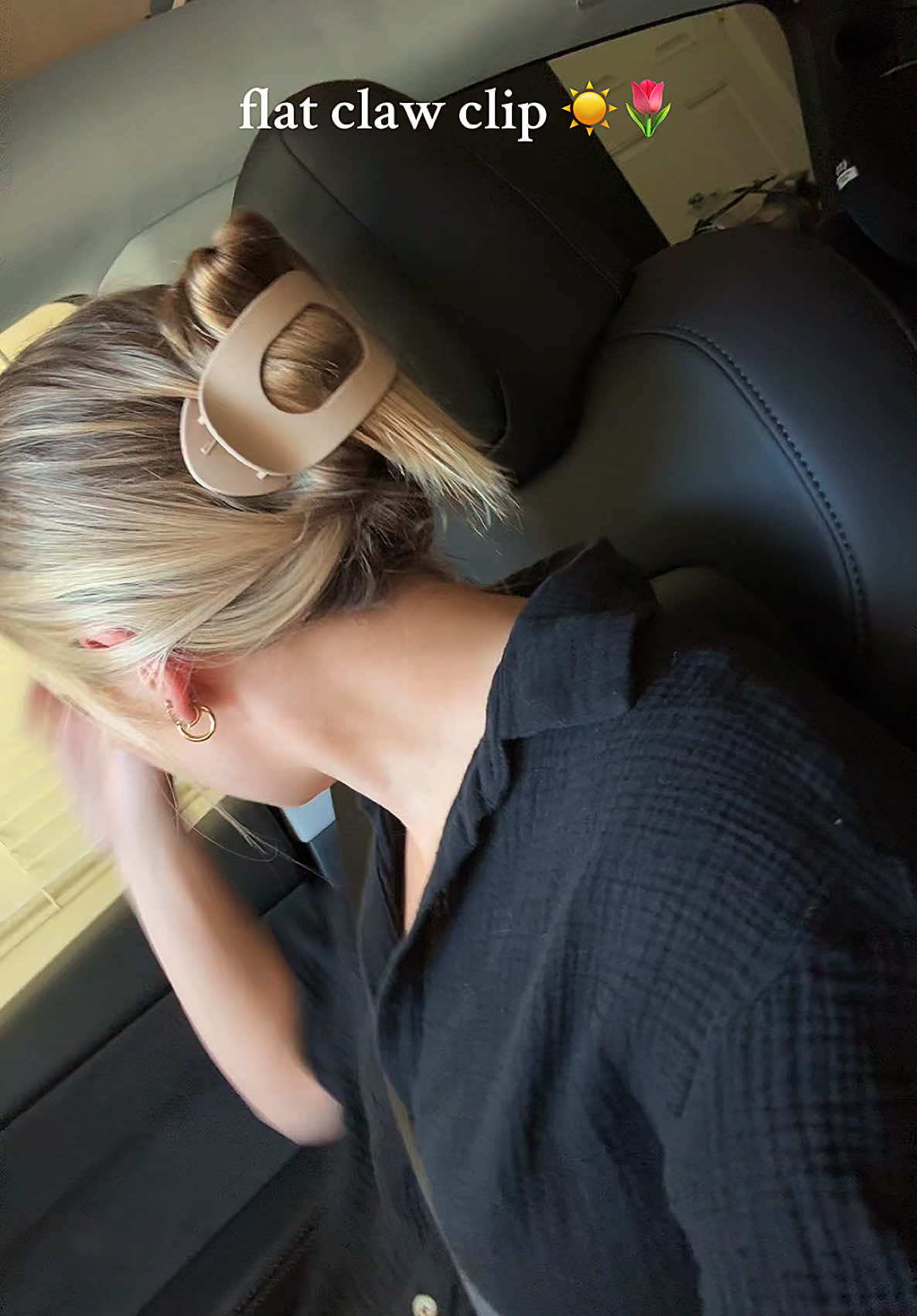 she's back, on sale, AND free shipping 🤩  #clawclip #flatclawclip #hairhack #thickhair #fyp #tiktokshopfinds 