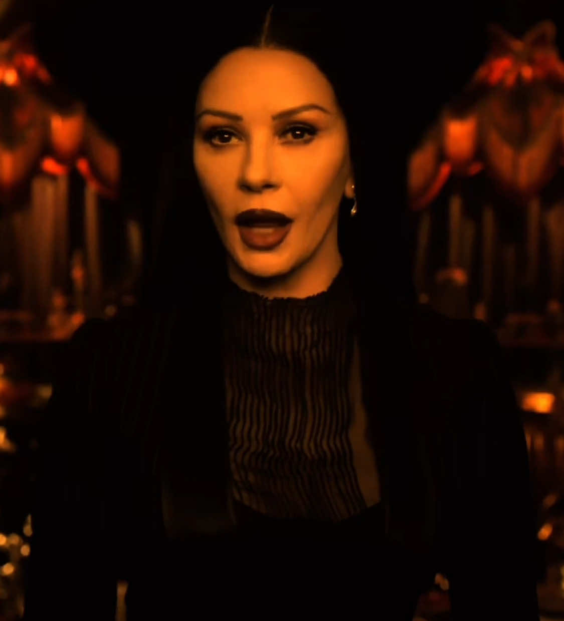 I wanna cross blades too ✂️ | #morticiaaddams #wednesday #catherinezetajones #edits #vsp 