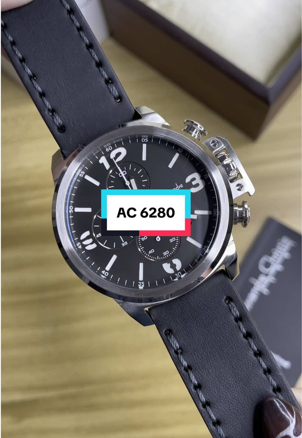 Jam tangan chronograph pria dari alexandre christie seri 6280⏰‼️ Tampilan sporty & classic cocok buat kamu yang selalu punya beberapa aktivitas yang berbeda setiap harinya🤩🤩Cek keranjang kuning yakk‼️ #sporty #classico #ac6280 #jampria #leatherstrap #chronograph #alexandrechristie #watchvista #promo88 