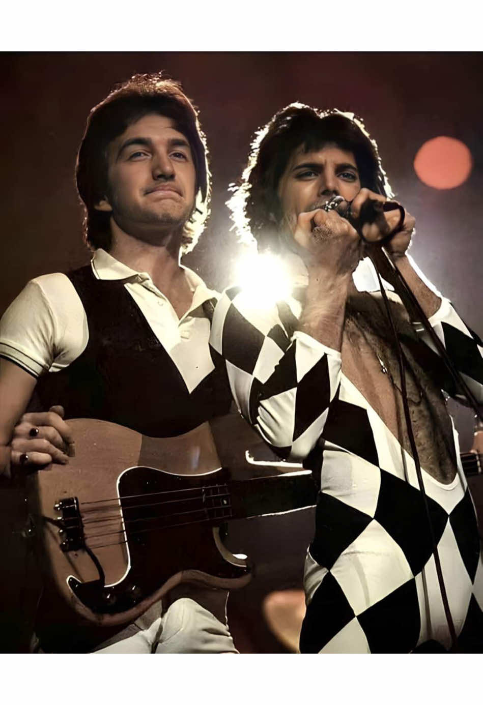 #freddiemercury #rogertaylor #sirbrianmay #johndeacon #freddiemercuryedit 