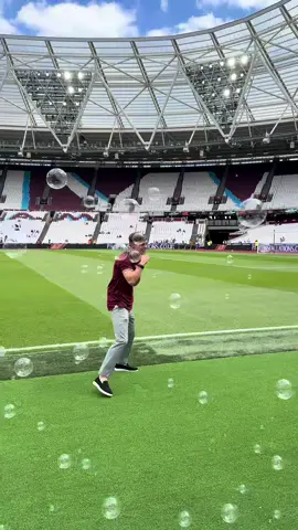 Dreams of headlining here one day🙌🏼⚒️ #thehammer  #fyp #boxing🥊 #westham #stadium #footballtiktok #sports #boxer #fighter 