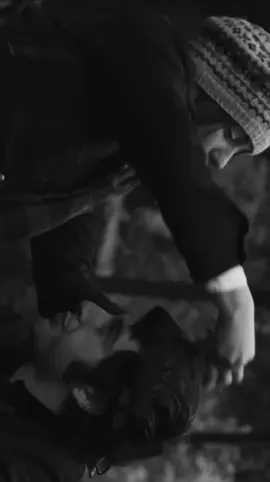 خەریکە لە خەیاڵی من پڕ ئەبیت نم نم تەنها لە بیرت نییە کە ئێمە لەیەک دوورین مەڵێ ئەم ئاسمانە کە ڕوون ڕوونە بهێڵە دڵت خەونت بۆ بهۆنێتەوە کە خەون شیعرە و دەکرێ بچڕێ و چێژی لێ ببینرێ هەر ئەو خەونە چەند ئێمەی گۆڕی هێشتا ئەو دیارییەتم لا ماوە کە وتت: بیسوتێنە نەوەک منت بێتەوە یاد.                                                                  #mohsenchavoshi #persian #universe   00:00
