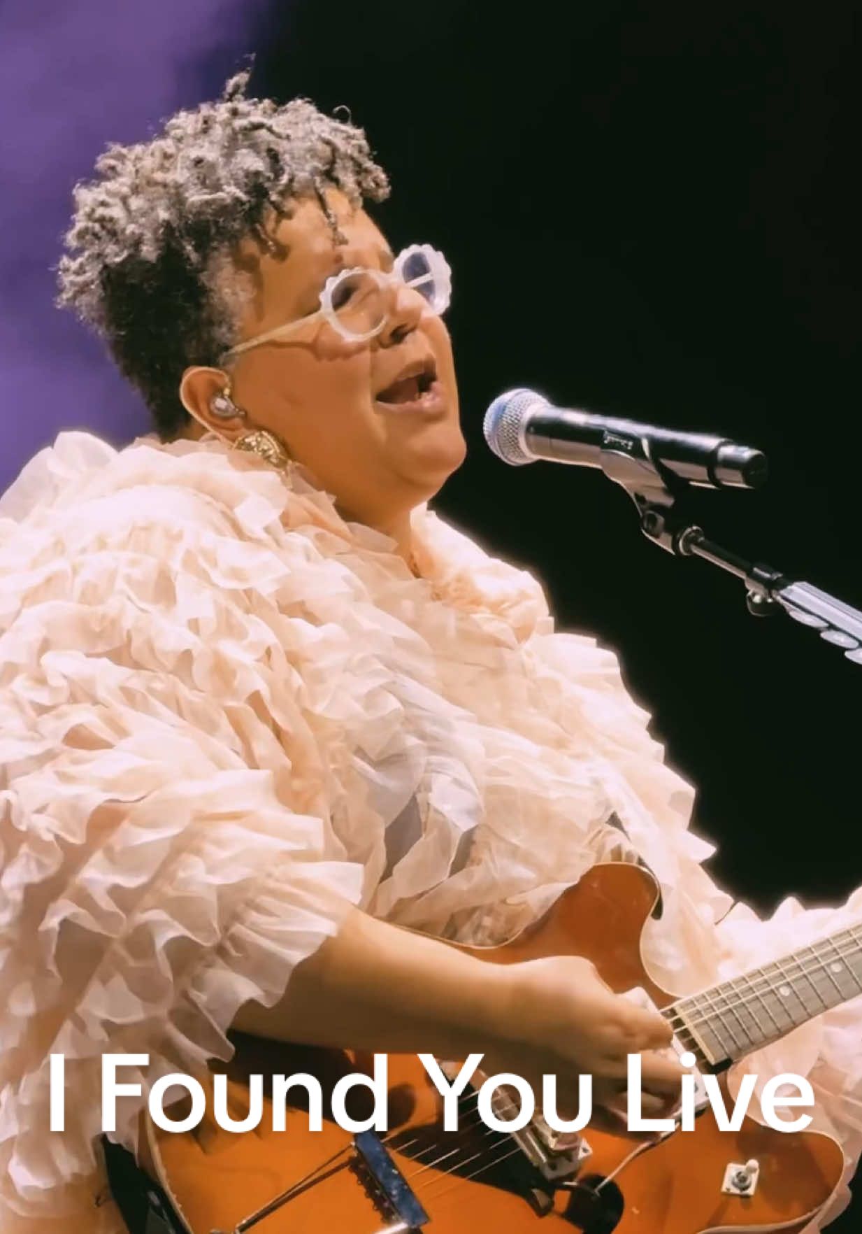 Shout out to all the loved ones and frogs out there 🐸❤️ @Brittany A. Howard #alabamashakes #fyp 