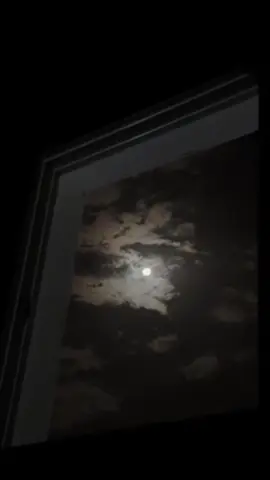 لولاك مَ زار القمر ..🌔🥀🕯️