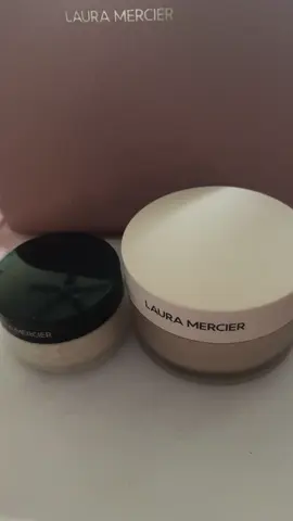 @Laura Mercier   With the weather still being so hot, this is what I’m keeping in my travel bag at all times. I love that my must haves are lightweight and comfortable keeping my skin fresh, flawless and beautiful. My must haves are my Laura Mercier flawless finish ultra-blur translucent powder. It keeps my skin from being sticky, sweaty and pilled.  You can get a discount when you use my code!! 🔗 in by O!!  #LauraMercier #SocietyMercier #translucent #settingpowder #travelbag  #viral #fyp #makeup 