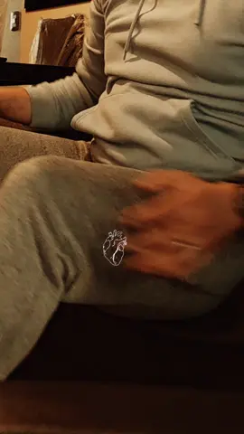 Si tu te alejas mi corazón por dentro se va consumiendo....
