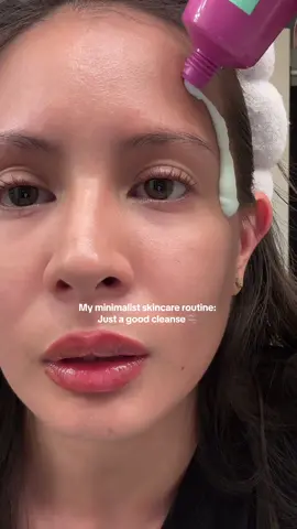 I used this once... and someone asked if I got a facial 🫣🩷 @DearDoer #deardoer #packtofoam #cleanser #kbeauty #skincare #kbeauty #glowingskin #tiktok #ugc #contentcreator 