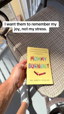 I got this book because I was tired of holding it all together on the outside while quietly falling apart on the inside. It’s teaching me how to set boundaries, refill my cup without guilt, and show up for my kids as the happy, whole mom they deserve. Motherhood isn’t supposed to feel like drowning with a smile on your face—and I’m finally learning how to breathe again. 💛 #mommyburnout #momlife #gentleparenting #momtok #overwhelmedmom #MentalHealth #breakthecycle #parentingtips 