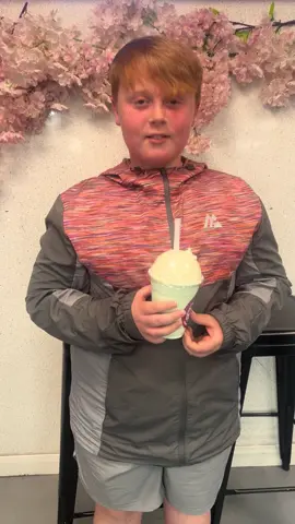 Blue bubblegum milkshakes 😋🍬 #viral #middlesbrough #fyp #milkshakes #desserts 