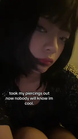 💔💔💔 #piercings #tookoutmypiercings #imsad #help 