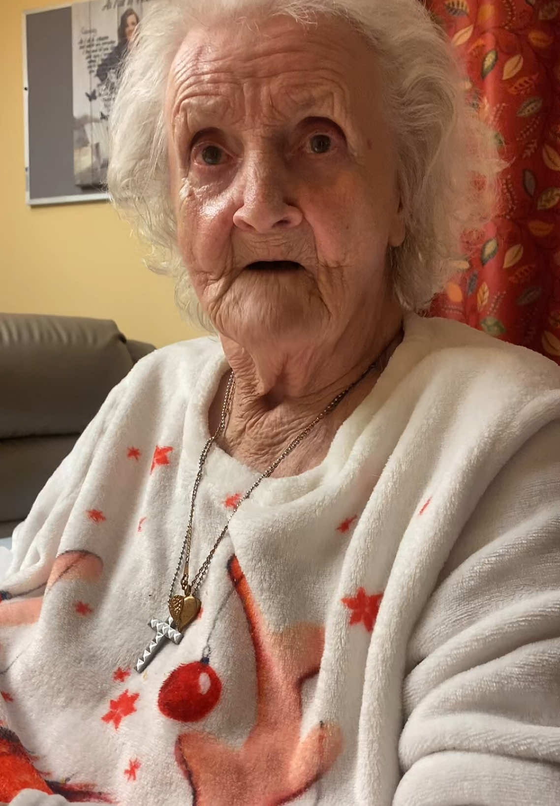 Mom loves her new place🩷  #mom #dementia #memorylane #memoryunlocked #memoryloss #nursinghome #family #fyp 