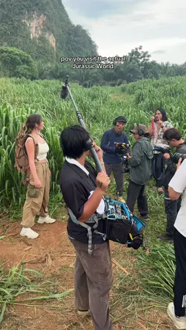 the tiniest glimpse at my trip to thailand for jurassic world rebirth 🦕 soooo much more to come but wanted to show you guys my favorite part 🥹 @Jurassic World @Universal Pictures #jurassicworld #jurassicpark #film #movies 