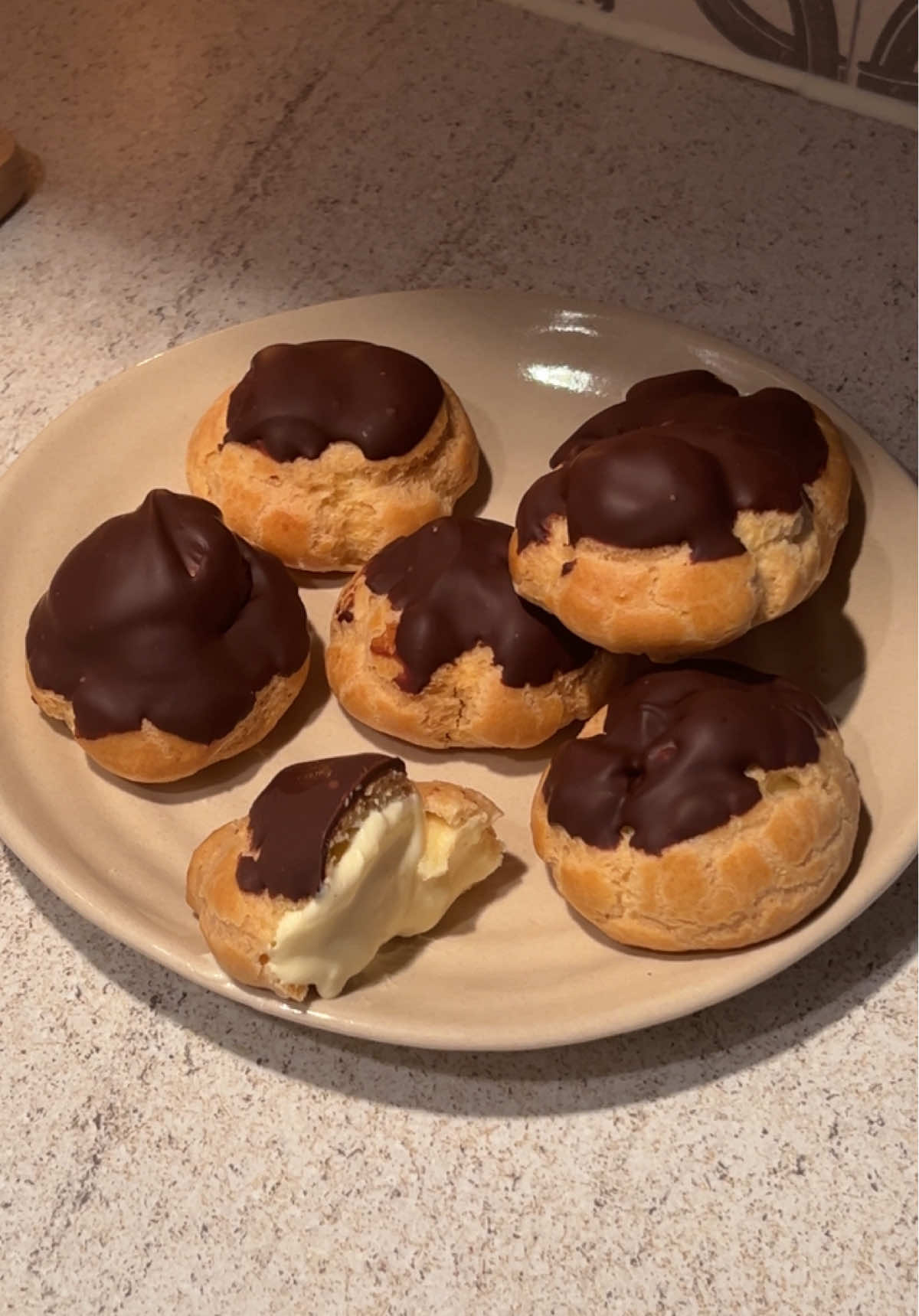 Cream puffs 🤎 ⭐️Ingredients⭐️ Recipe makes around 12 cream puffs Puffs 60g flour  45g unsalted butter 🧈  90ml water  2 eggs 🥚  Bake in a preheated oven at 200°C for 10 minutes then lower the temperature to 170°C and bake for an additional 30 minutes 💞 Custard  2 egg yolks 40g sugar   20g cornstarch   200ml milk 🥛  Cream  150g heavy cream  20g sugar  70g melted dark chocolate, optional  #baking #creampuff #dessert #Recipe #bakingtherapy 