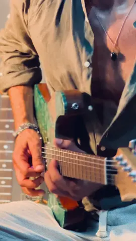 Un-break my heart  #unbreakmyheart #guitar #guitarra #guitarsolo #guitartok #lovesong #sadson 