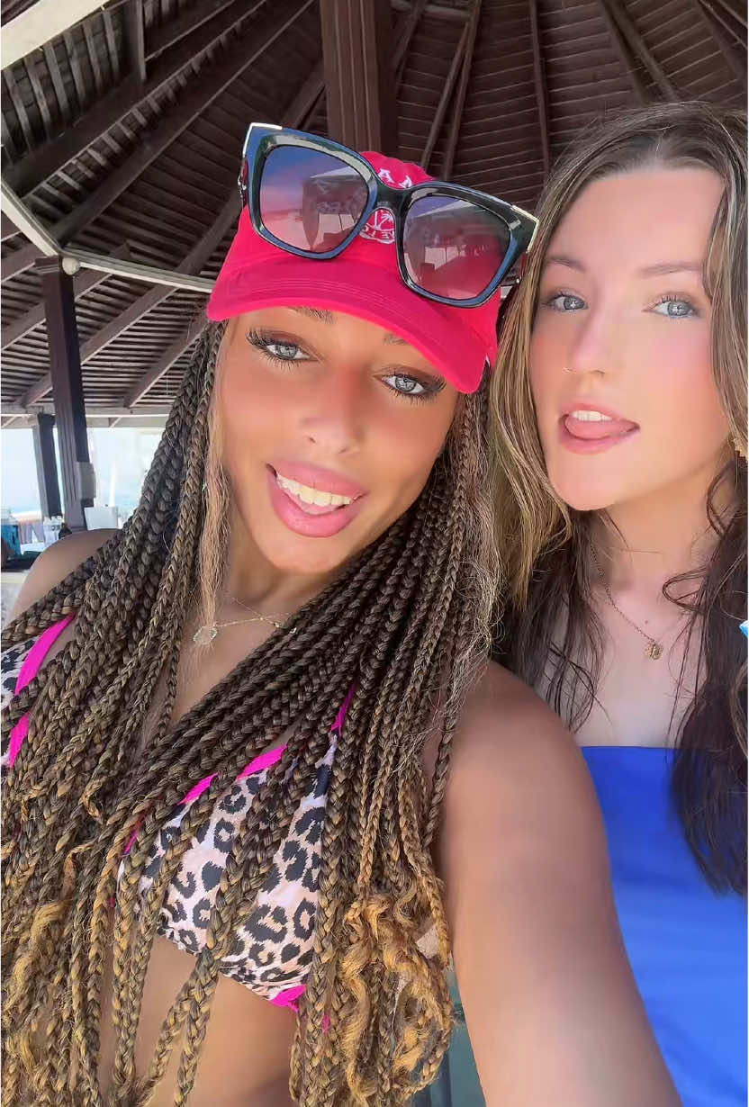 welcome to Jamrock🌺🌴@Ry<3 