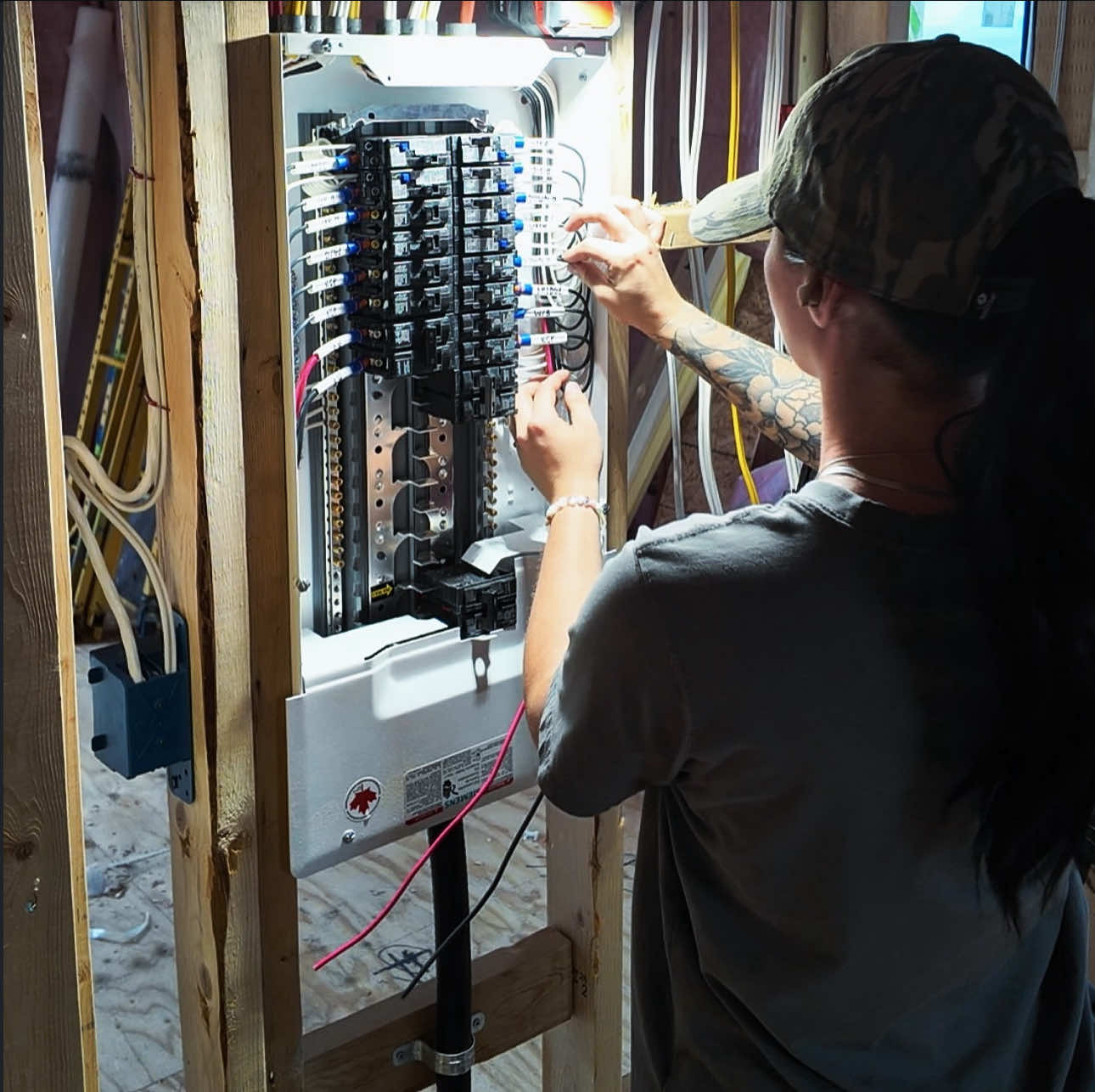#electrician #bluecollar #cablemanagement 