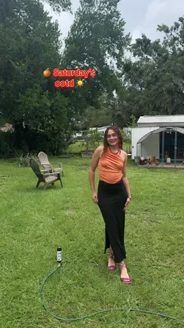 ☀️ Saturday’s ootd ✨🍊 Top and skirt: @SHEINUS @SHEIN  Sandals: @LUMAR SHOE Store  #OOTD #saturdaynight #saturdayvibes #summeroutfit #summeroutfitinspo #latinainfluencer #latinacontentcreator 