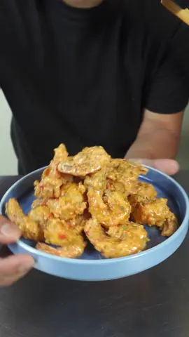 Bang Bang Shrimp 🍤 in 15 Minutes!!! Sauce recipe Ingredients 	•	½ cup mayonnaise 	•	2–3 tbsp sweet chili sauce 	•	1–2 tsp sriracha (adjust for spice level) 	•	1 tsp honey (optional, for sweetness).       Flour mix 2 cups flour 1 cup corn starch #EasyRecipe #bangbangshrimp #chinesefood #comfortfood 