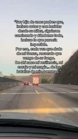 💖 Esta es mi raíz, mi historia y mi fuerza. Soy hija de dos guerreros que, incluso con sus propias heridas, nunca dejaron de darme amor, enseñanzas y ejemplo. De su fuego nació mi resiliencia, mi coraje y mi magia. ✨ Hoy lo recuerdo para no olvidar de dónde vengo… y para honrar a quienes me enseñaron a luchar. #FuerzaInterior #Resiliencia #AmorIncondicional #MagiaInterior #FrasesQueSanen #FuerzaDeMujer #Coraje #constelacionesfamiliares #honraralospadres 
