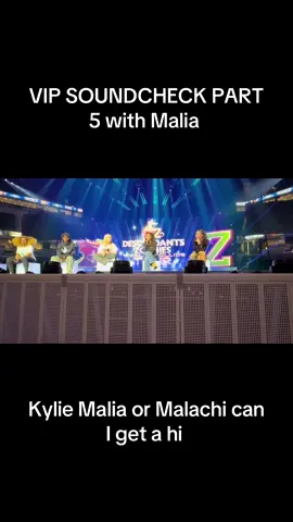 #fyp #descendants #zombies #worldscollide #maliabaker #kyliecantrall #foryoupage #blowthisup @Malia:) @Kylie Cantrall @Malachi Barton 