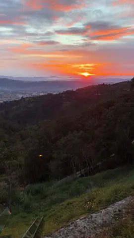#floridablanca #atardecer #atardeceres🌅 #miradorlasuiza #mirador #miradores #bucaramanga 