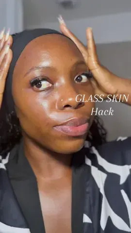 Here is an easy affordable and sustainable way to get glass skin. Don’t skip that Tumaric and lemon baby, it’s a game changer. . . . . . . . #skincare #skincaretips #glassskin #glassskincare #blackgirlaesthetic 