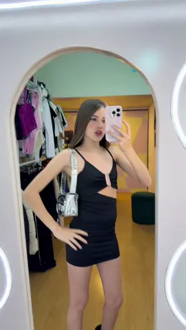 Pipi al top! @Pia baleanii🤍 💚 #paratii #vestidosde15 #milipili 