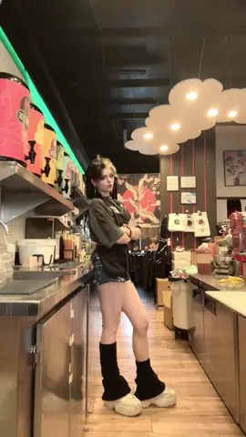 I used to lovvvve this song in like freshman year of HS (I was a theatre kid…) #fyp #fypシ #girl #altgirl #dance #viral #trending #boba
