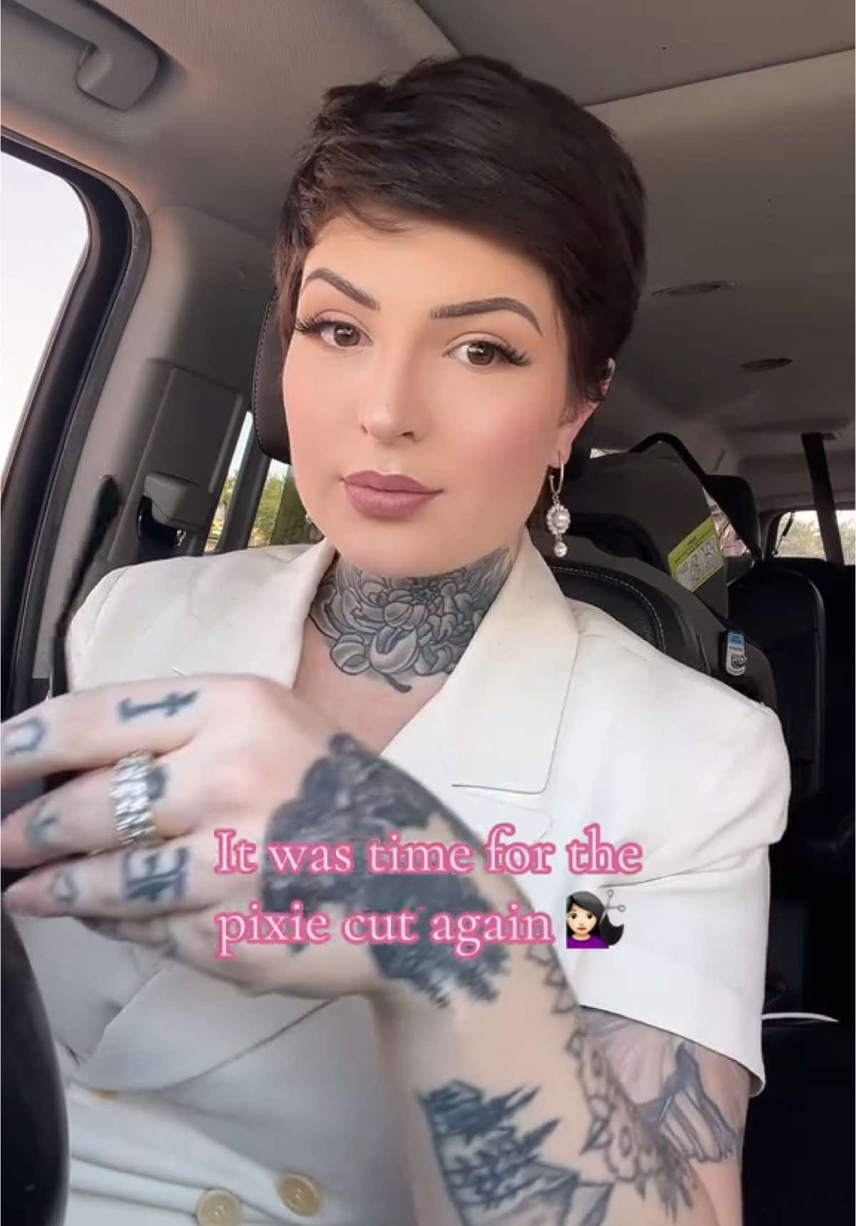 Like her or not, Kris Jenner has always slayed with her short hair 💅🏼 so I had to use her audio 😂🥰 #PixieCut #ShortHairDontCare #shorthairstyles #PixieHaircut #shorthaircut #pixiestyle #shorthaircut #momswithtattoos #hairinspo #beforeandafterhair #HairTransformation 