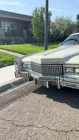 absolute stunner #cadillac #oldschool #classiccar #beauty #foryou 