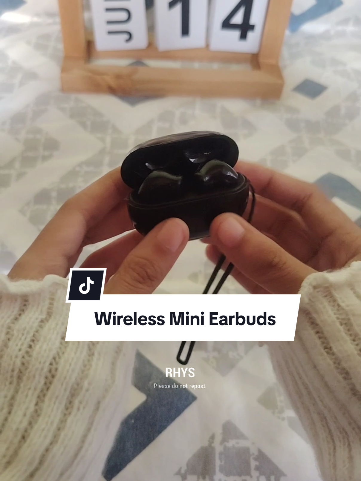 Wireless Mini Earbuds #earbuds #earbud #wirelessearphone #earphone #earbudswireless #wirelessearbuds #fy #yellowbasket #audio #fyp 