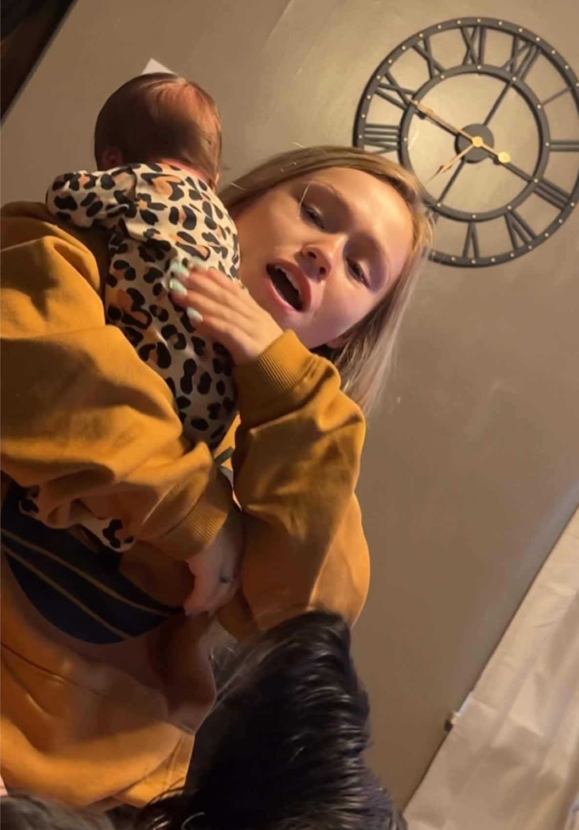 She’s funny 🤣 singing to to our baby @Bobbie Joe💋  By the way guys she told me to say disclaimer, she knows she can’t sing. 🤣🤣🤣🤣🤣🤣🤣🤣🤣🤣🤣🤣💜
