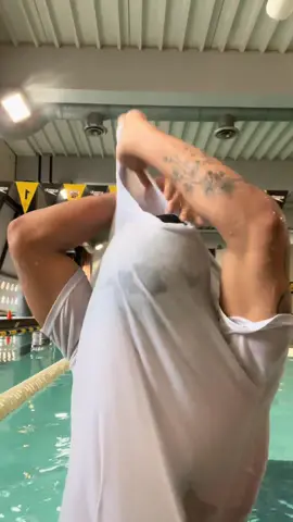 Can someone fix my swimming form #fyp #swimmer #idekwhatimposting